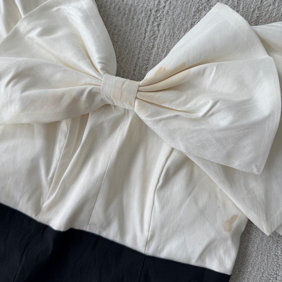 Bardot Bow Black & White Off the Shoulder Minidress Size 6 - Picture 3 of 5